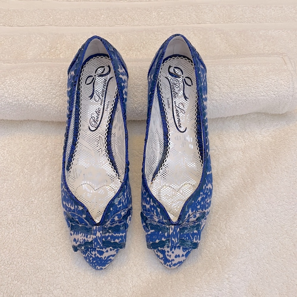 Poetic License, Blue, Flats